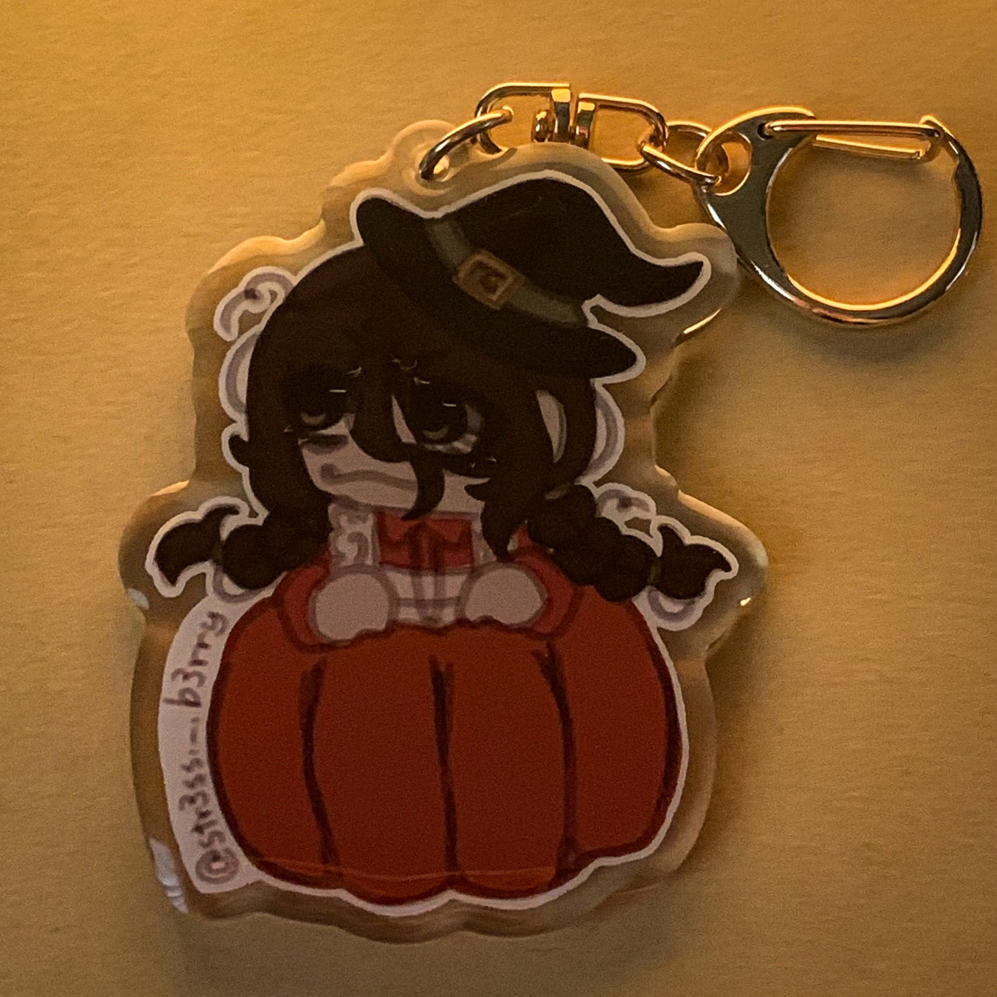 Halloween ‘Alice’ Wonderland keychains